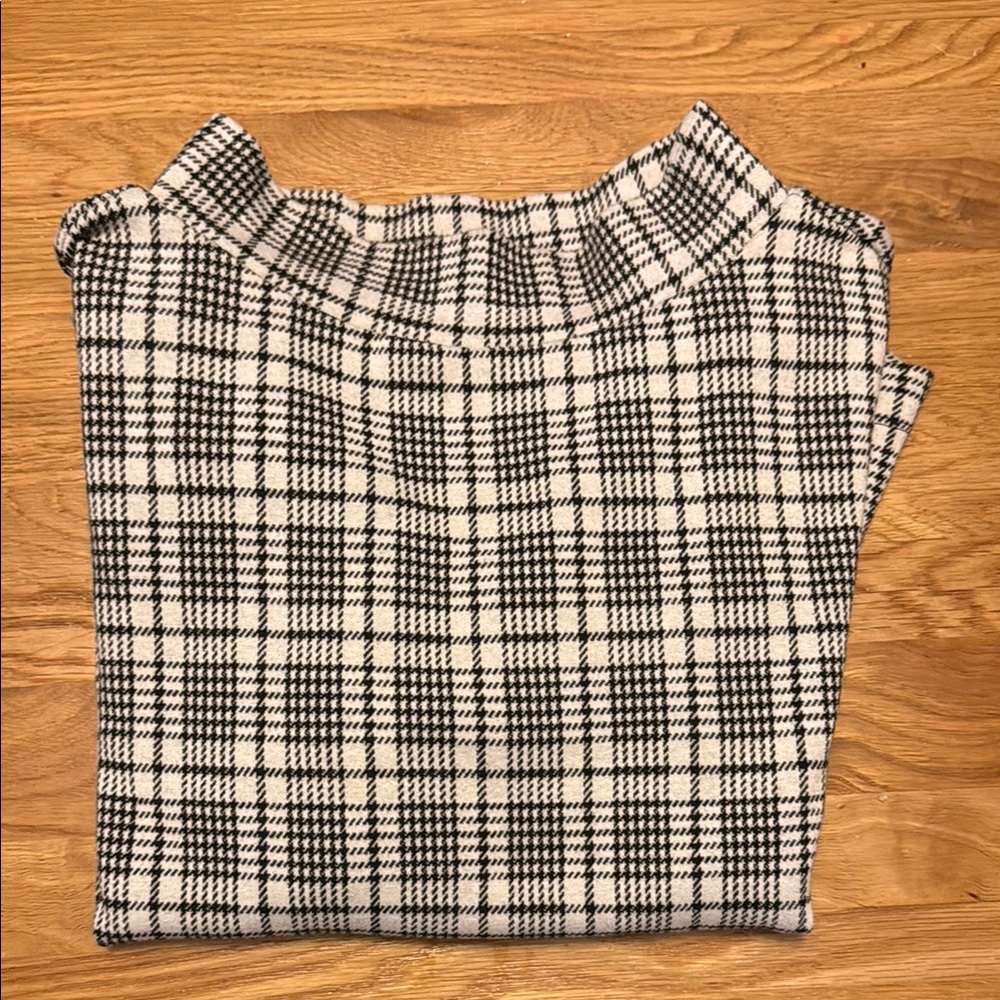 Ann Taylor Black and White Plaid Sweater